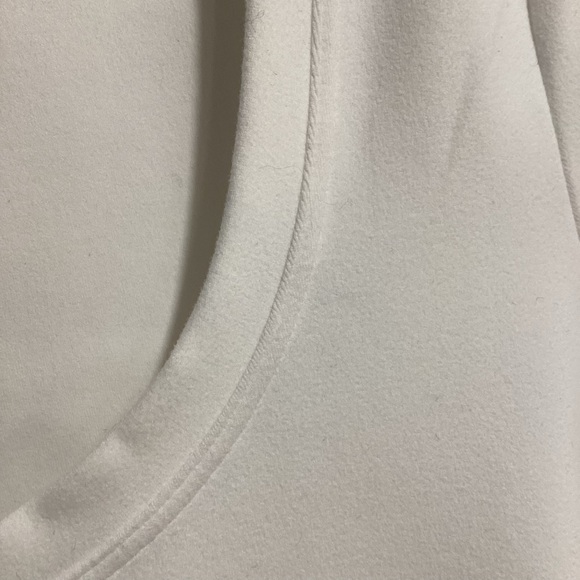 Aritzia White Scooped-neck Fitted T-Shirt, Size Small - Picture 6 of 16